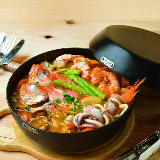 RIVER LIGHT 極SONS COCOPAN GORILLA OVEN SET / IRON POT & FRYING PAN SET 日本製 · 窒化鐵鐵鍋
